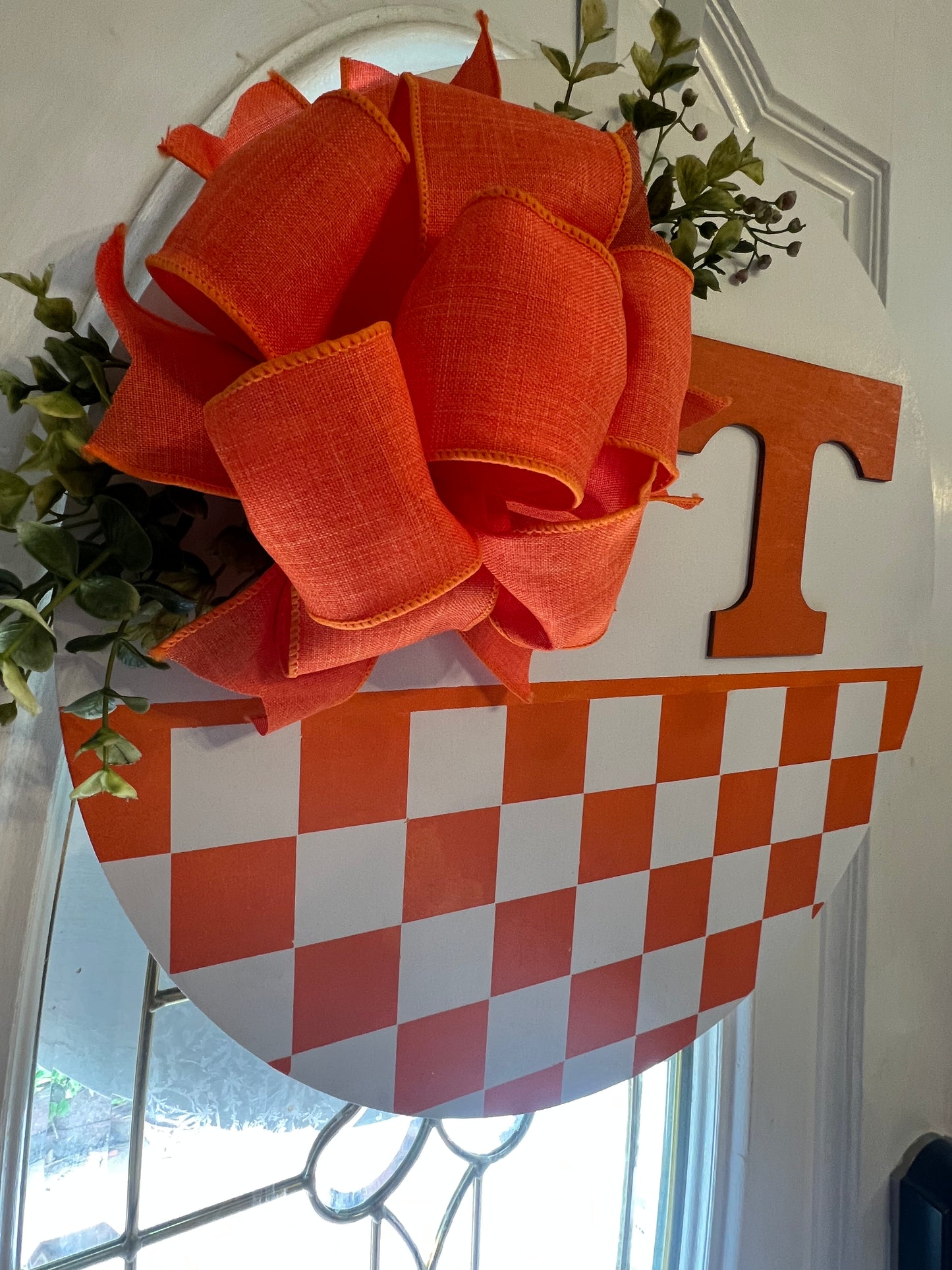 TN Checkerboard Door Hanger / Round